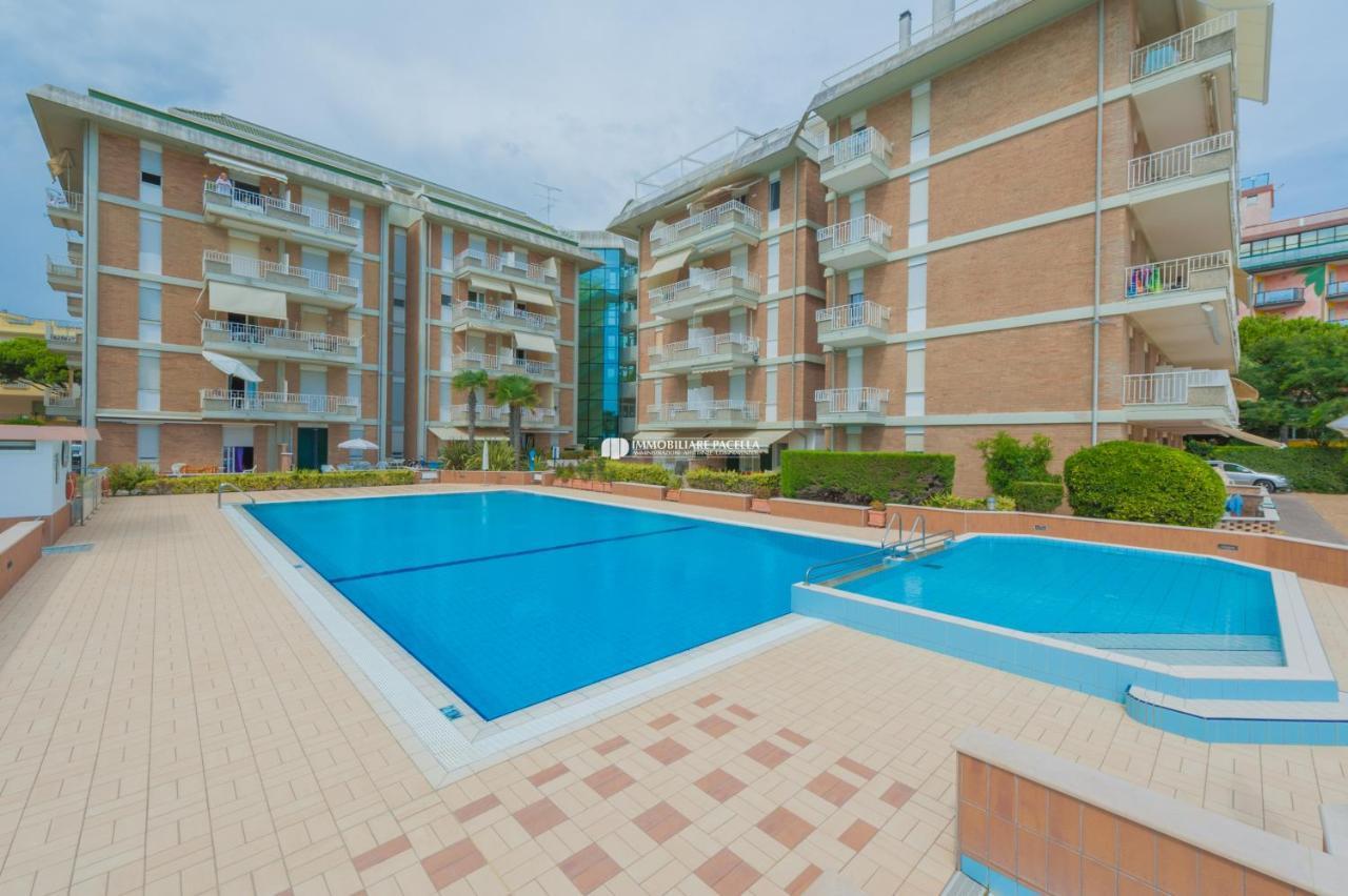 Residence Puerto Del Sol Immobiliare Pacella ลิโดดิเยโซโล ภายนอก รูปภาพ