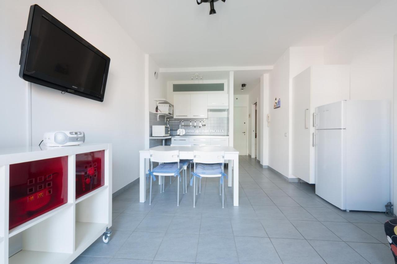 Residence Puerto Del Sol Immobiliare Pacella ลิโดดิเยโซโล ภายนอก รูปภาพ